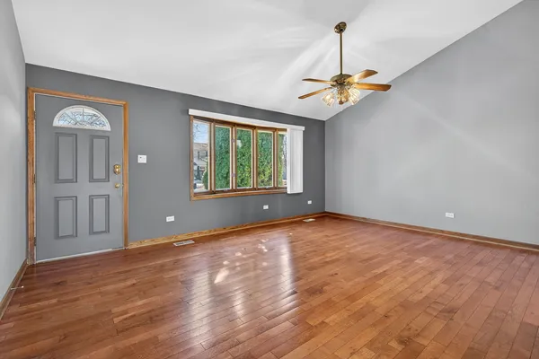 $340,000 | 3005 Art Schultz Drive, Plainfield, IL 60586