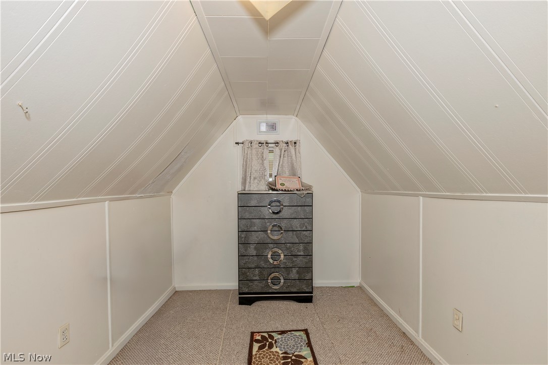 5659 Shawnee Road Lyndhurst, OH 44124 - Photo 21 of 33 2nd level bonus room