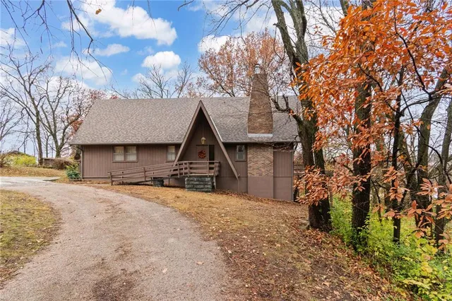 $395,000 | 111 West Oak Street, Warrensburg, MO 64093