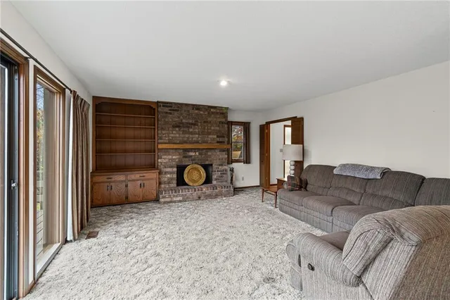 $395,000 | 111 West Oak Street, Warrensburg, MO 64093