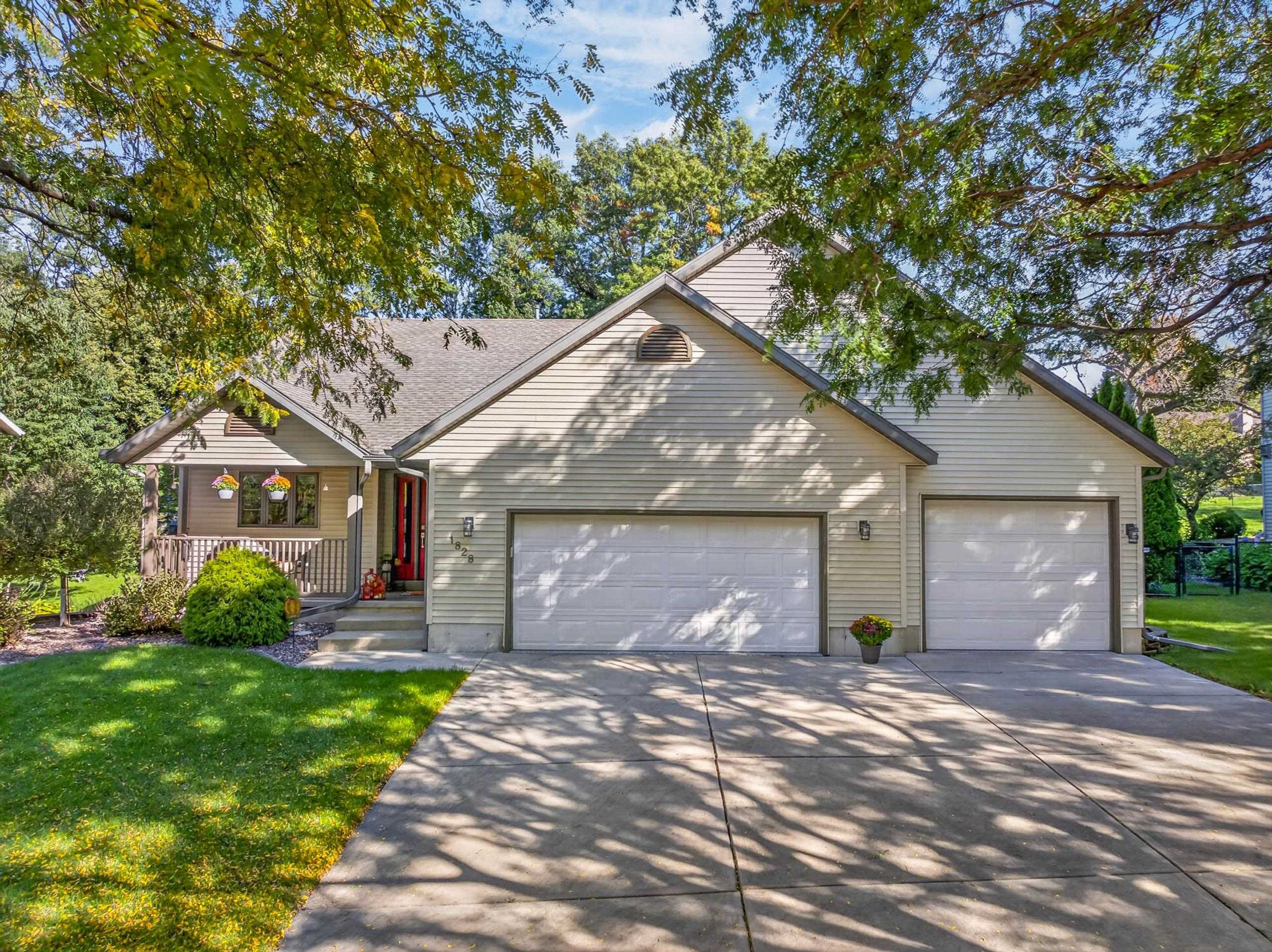 1828 Buckingham Road Stoughton, WI 53589 - Photo 1 of 33 Gallery Image 1