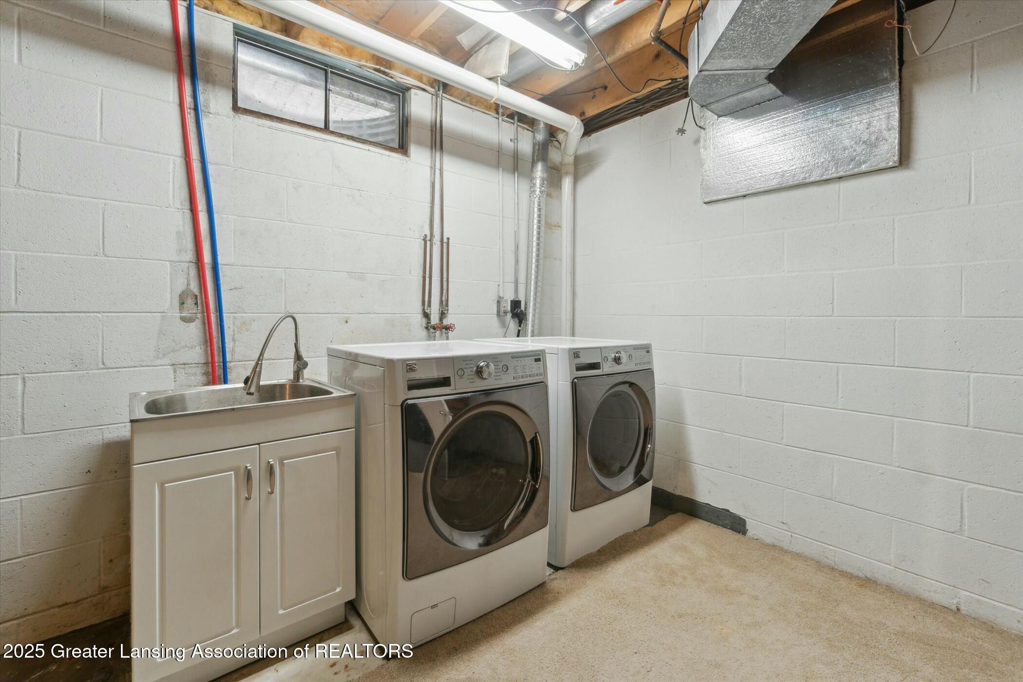 1351 Hatch Road Okemos, MI 48864 - Photo 29 of 40 Washer Dryer