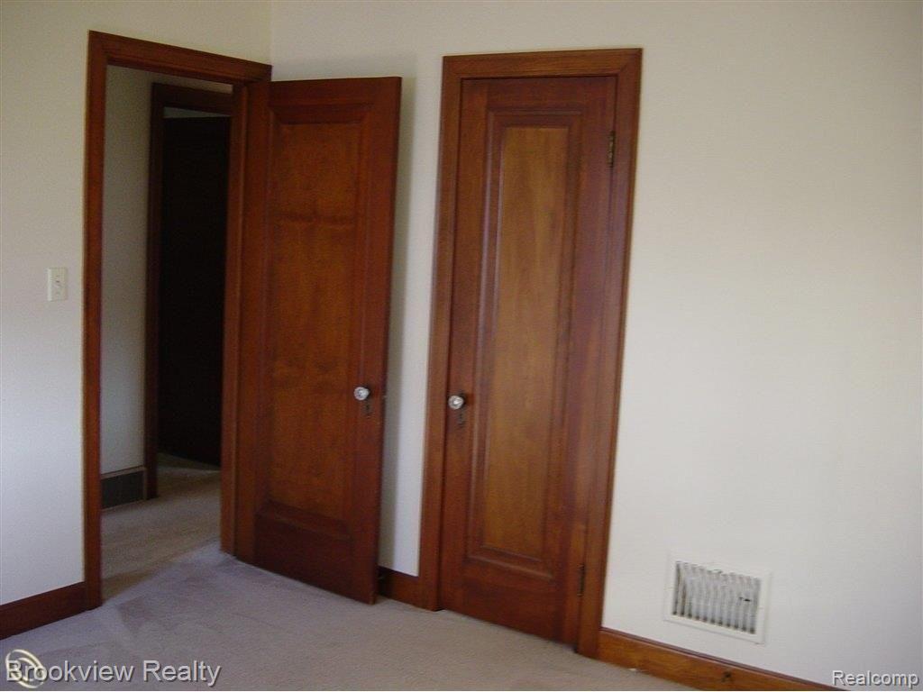 46770 Romeo Plank Road Macomb, MI 48044 - Photo 7 of 19 woodwork