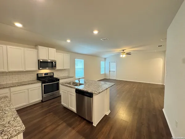 $2,300 | 3518 Copper River, Bulverde, TX 78163