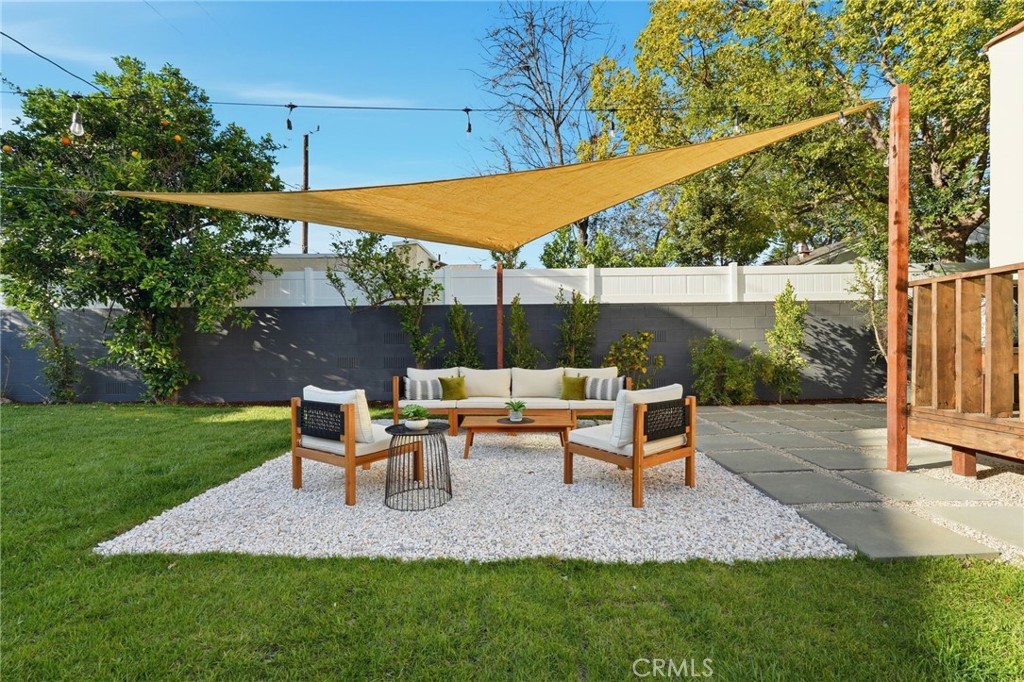 829 North Valley Street Burbank, CA 91505 - Photo 4 of 58