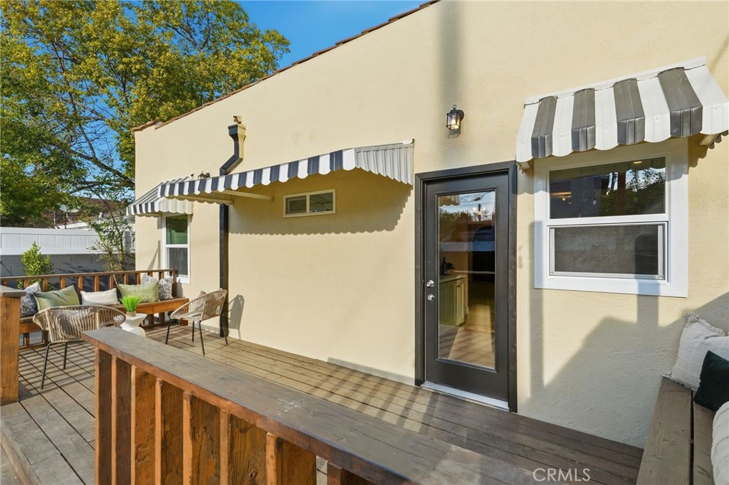 829 North Valley Street Burbank, CA 91505 - Photo 49 of 58 a view of a building with sitting area