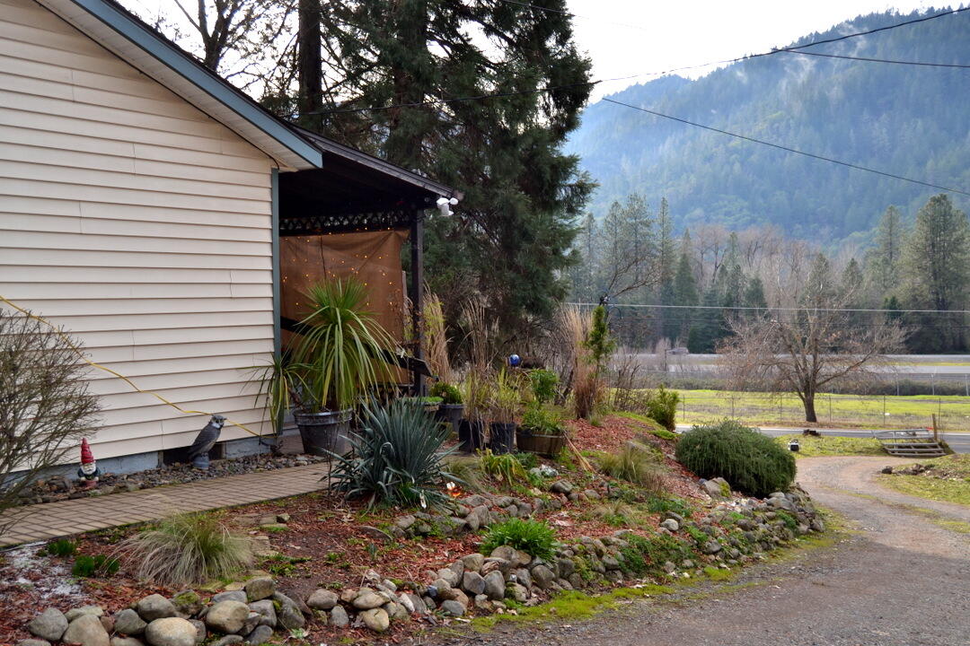 4860 North River Road Gold Hill, OR 97525 - Photo 22 of 27 DSC_4001-001