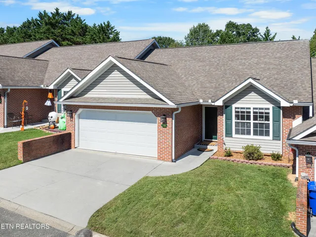 $439,999 | 705 Lower Pond Way, Knoxville, TN 37920