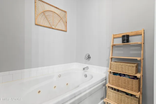 $439,999 | 705 Lower Pond Way, Knoxville, TN 37920