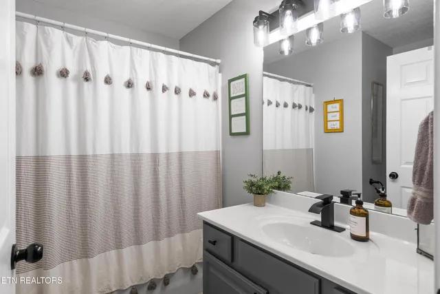 $439,999 | 705 Lower Pond Way, Knoxville, TN 37920