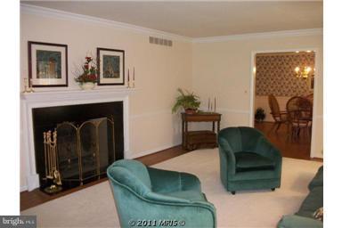 2121 Pot Spring Road Lutherville-Timonium, MD 21093 - Photo 13 of 20 Living Room