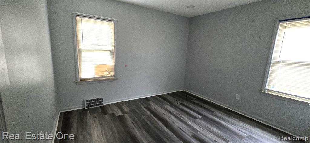 23111 Cleveland Street Dearborn, MI 48124 - Photo 12 of 15