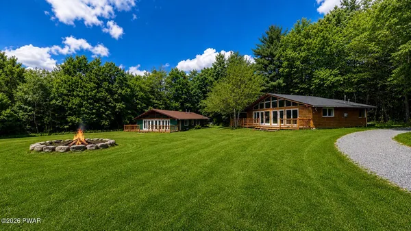 $499,999 | 149 Lincoln Green Lane, Newfoundland, PA 18445