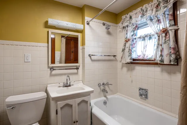 $319,900 | 137 West Foster Street, Appleton, WI 54915