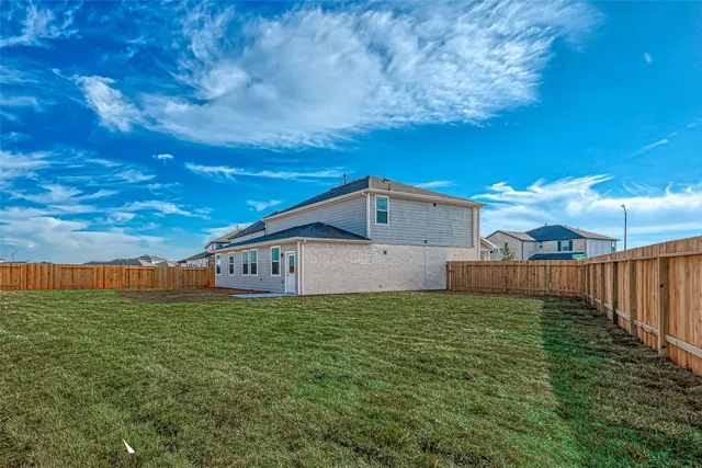 a view of a back yard