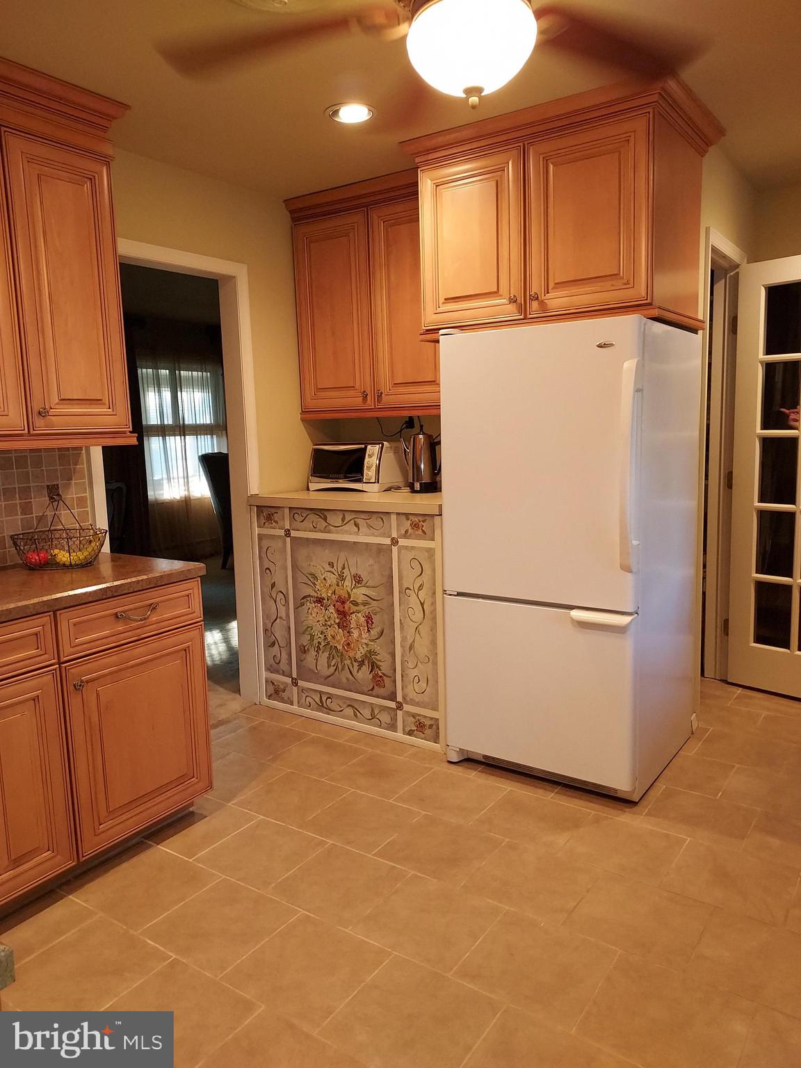45 Seckelpear Road Levittown, PA 19056 - Photo 15 of 59 Kitchen