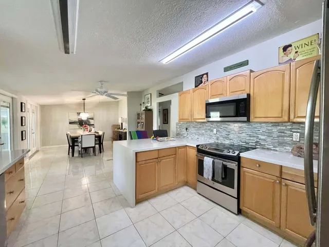 $320,000 | 5705 Northeast 3rd Lane, Okeechobee, FL 34974