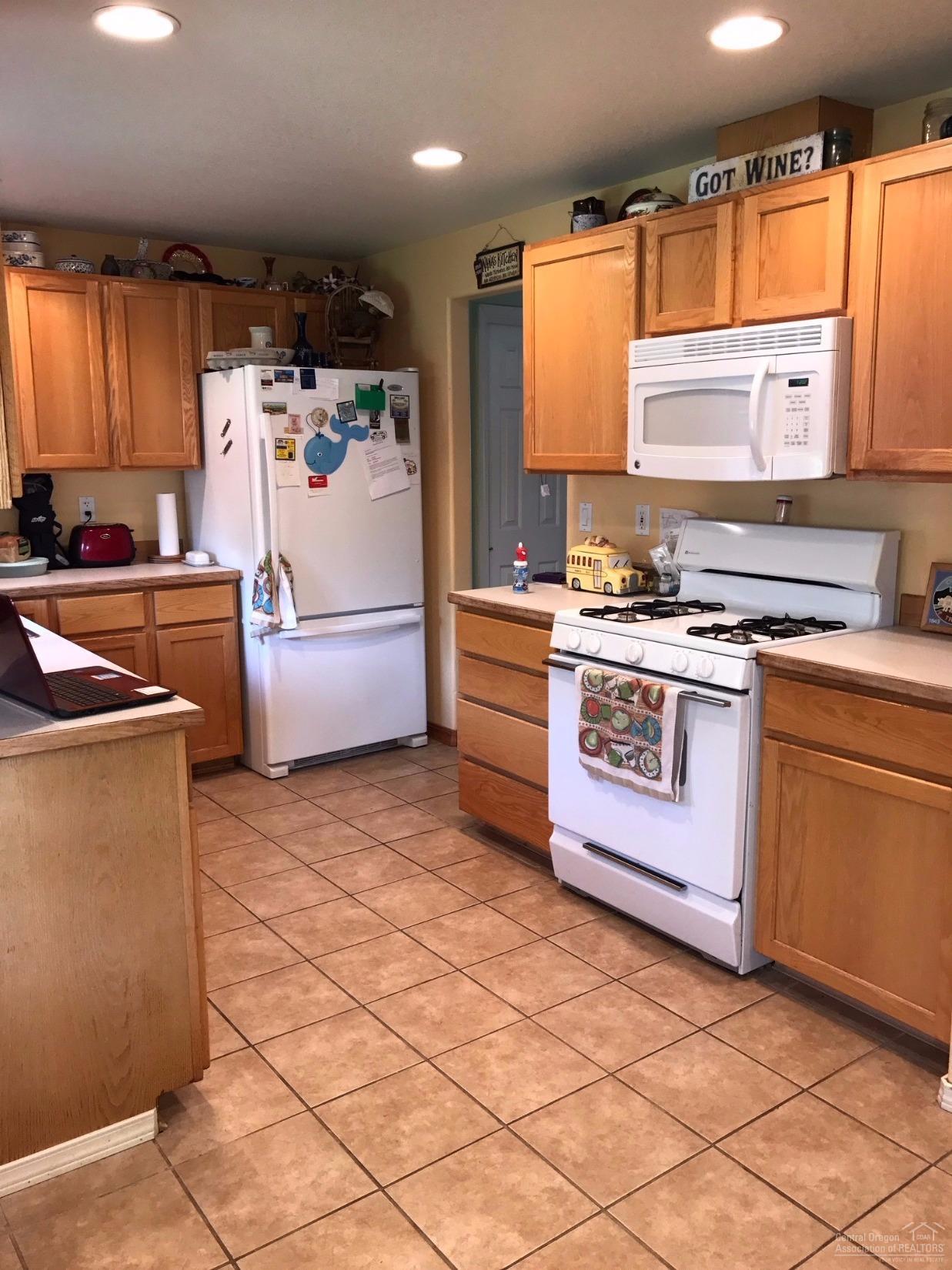 2829 Southwest 25th Street Redmond, OR 97756 - Photo 8 of 22 Gallery Image 8