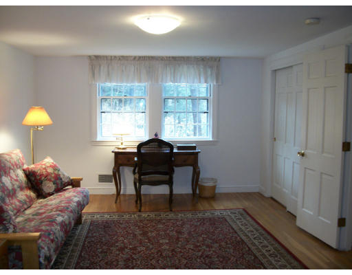 158 Hampshire Road Wellesley, MA 02481 - Photo 8 of 14 Gallery Image 8