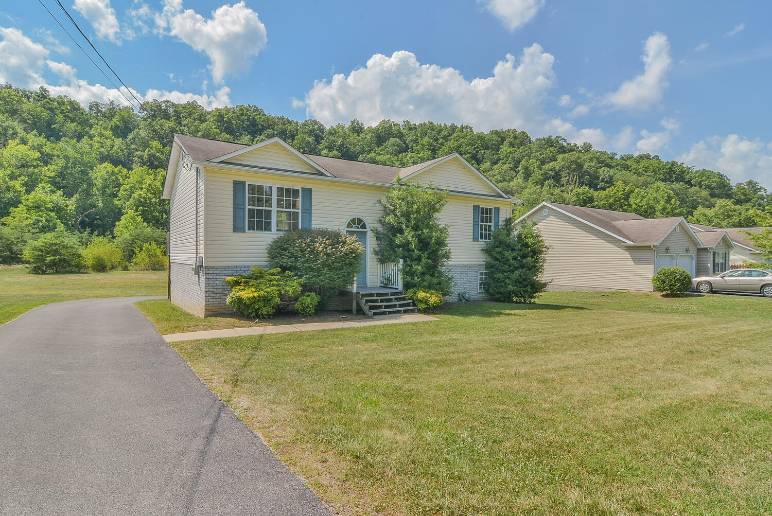 421 South Austin Springs Road Johnson City, TN 37601 - Photo 2 of 22 TRB_7730