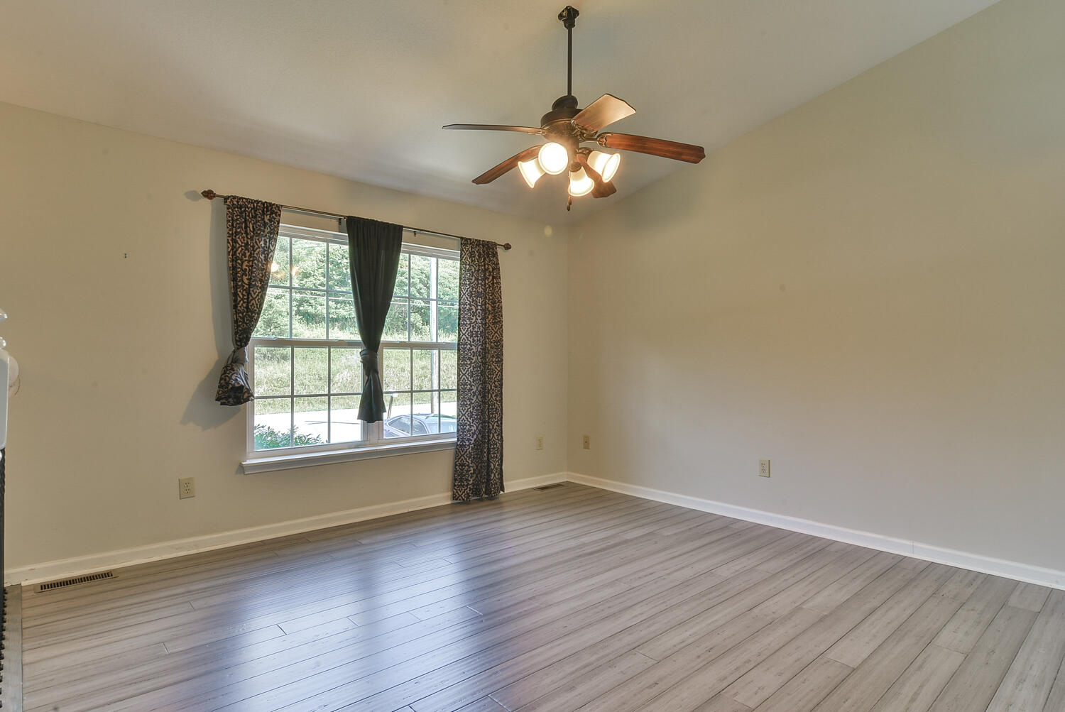 421 South Austin Springs Road Johnson City, TN 37601 - Photo 6 of 22 TRB_7721