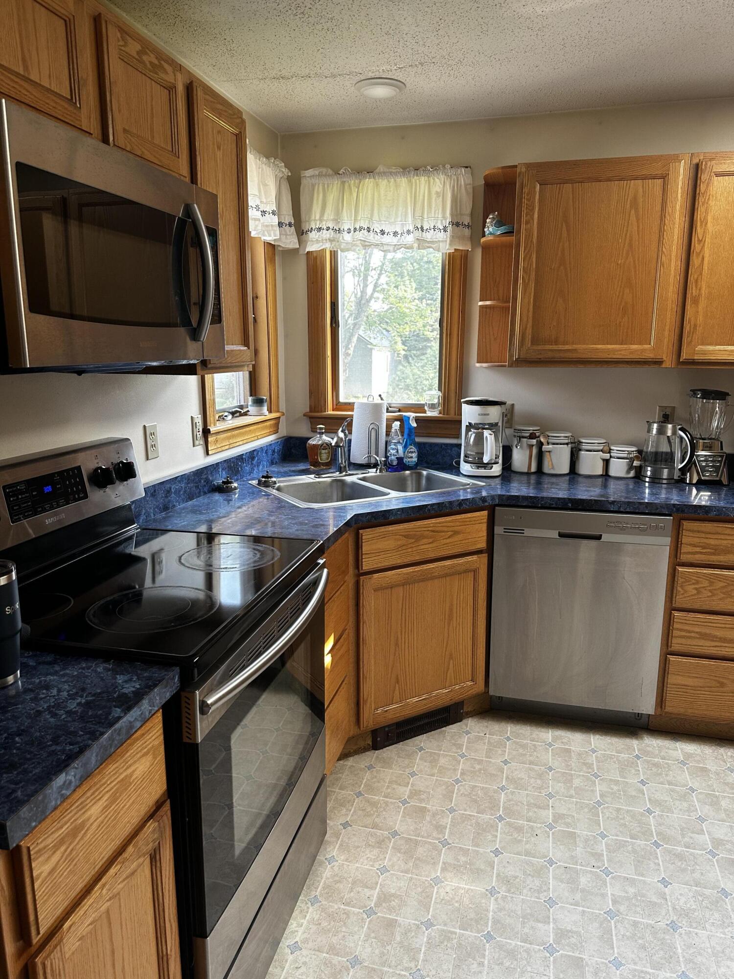 28 Pilgrim Road Caribou, ME 04736 - Photo 3 of 86 IMG_8690