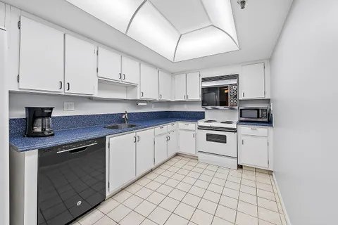 $670,000 | 1300 Florida A1A, Unit 523, Jupiter, FL 33477