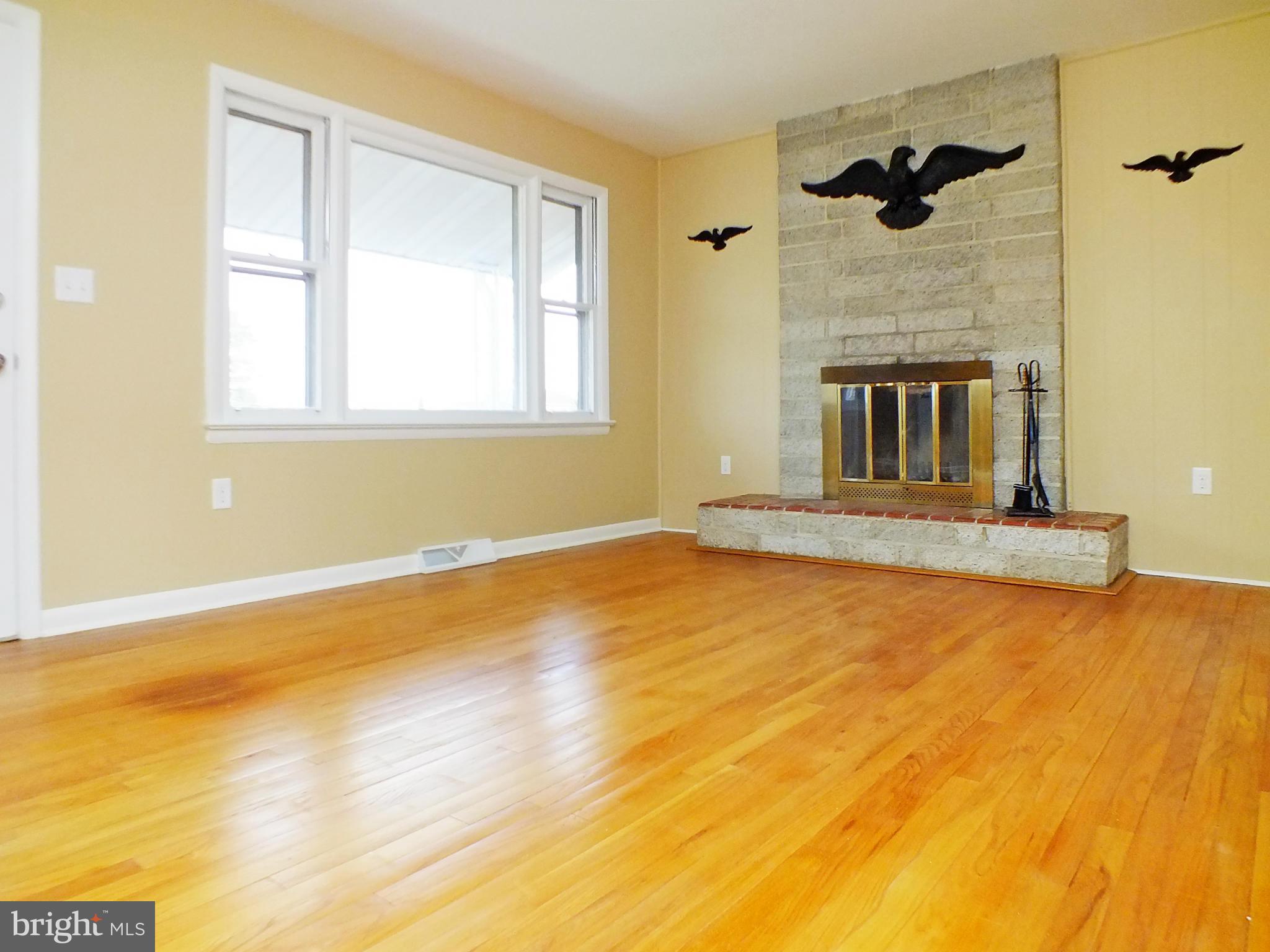 3546 Basler Road Hampstead, MD 21074 - Photo 3 of 30 Living Room, View 1