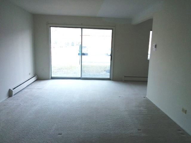 918 Ridge Square, Unit 108 Elk Grove Village, IL 60007 - Photo 2 of 6