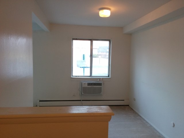 918 Ridge Square, Unit 108 Elk Grove Village, IL 60007 - Photo 4 of 6