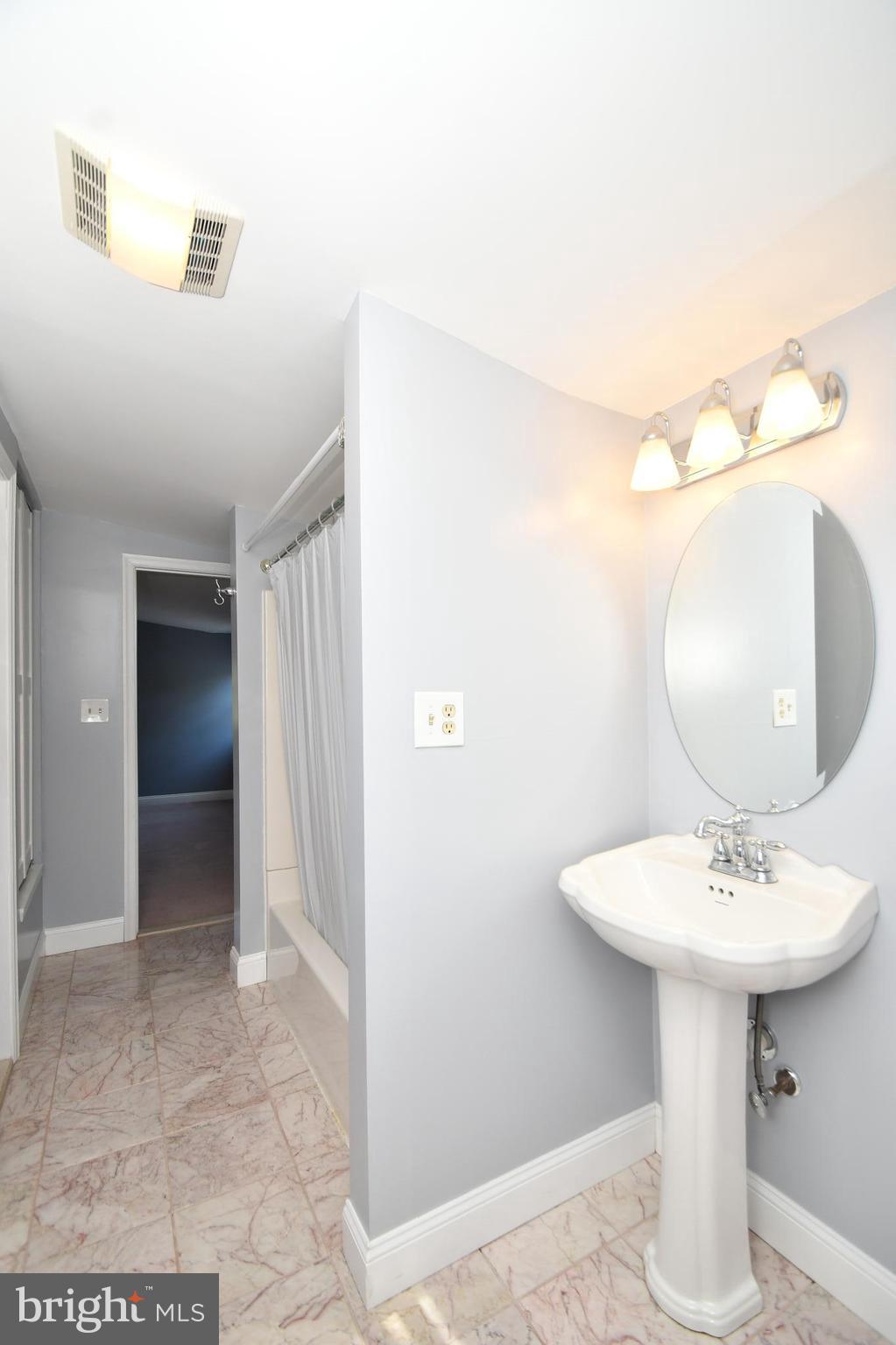 1425 Old Philadelphia Road Aberdeen, MD 21001 - Photo 24 of 30 Bath Upstairs with Dual Entry