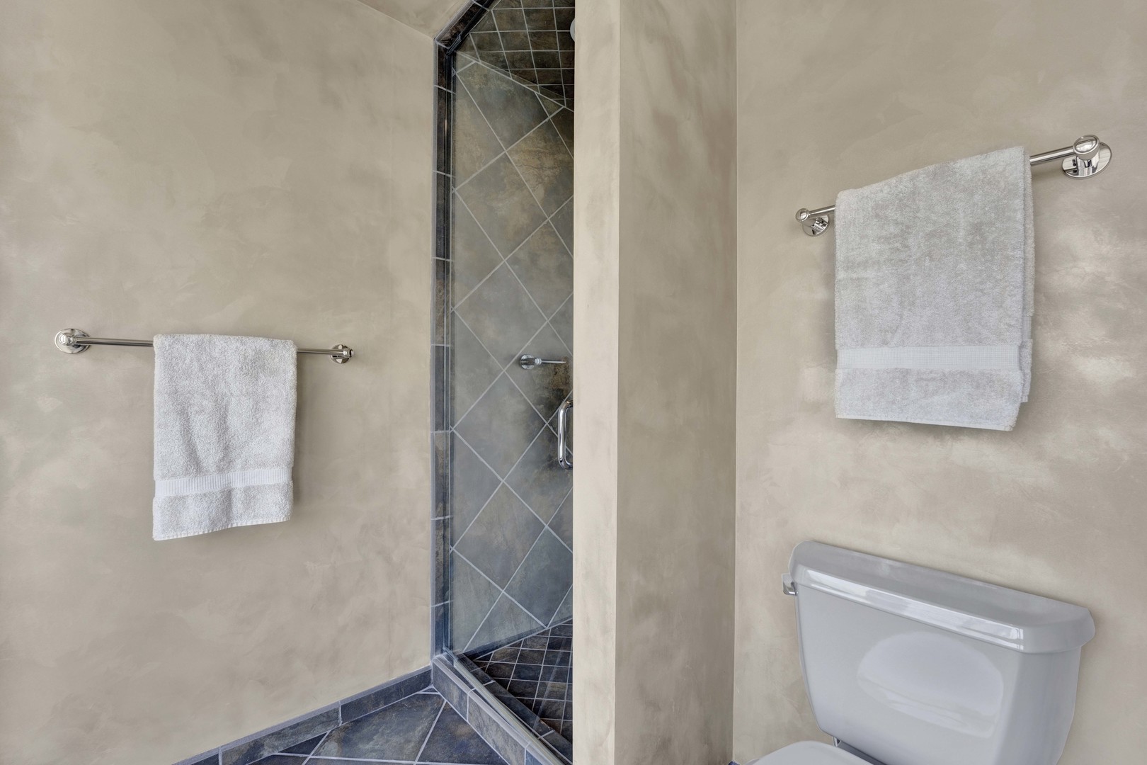 130 North Garland Court, Unit 3001 Chicago, IL 60602 - Photo 32 of 63 a bathroom with a toilet and a sink