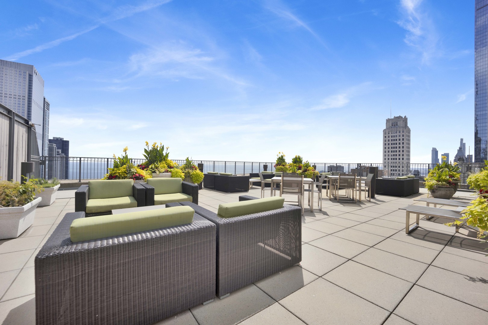 130 North Garland Court, Unit 3001 Chicago, IL 60602 - Photo 56 of 63 a living room with furniture and a potted plant