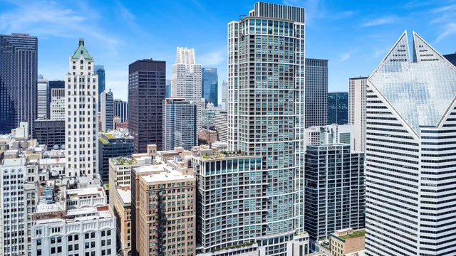 $990,000 | 130 North Garland Court, Unit 3001, Chicago, IL 60602