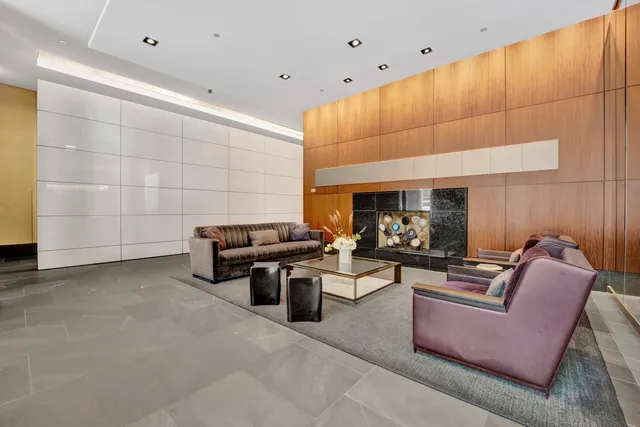 $990,000 | 130 North Garland Court, Unit 3001, Chicago, IL 60602