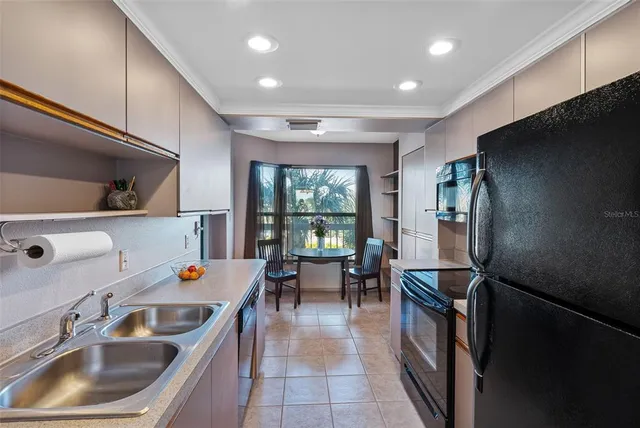 $295,000 | 1316 Pasadena Avenue South, Unit 303, South Pasadena, FL 33707