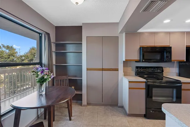 $295,000 | 1316 Pasadena Avenue South, Unit 303, South Pasadena, FL 33707