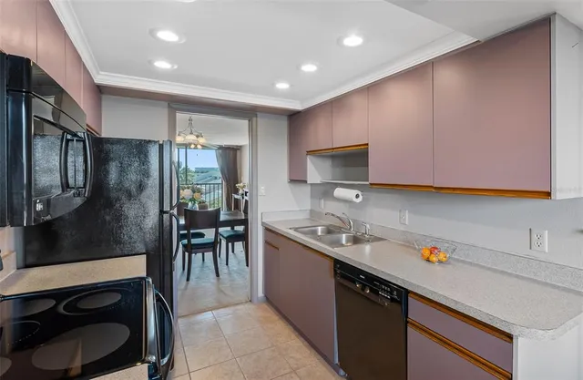 $295,000 | 1316 Pasadena Avenue South, Unit 303, South Pasadena, FL 33707