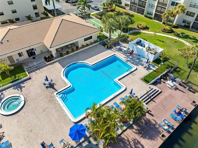 $295,000 | 1316 Pasadena Avenue South, Unit 303, South Pasadena, FL 33707