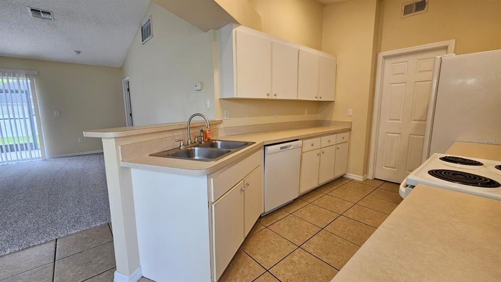 10368 Lansfield Street Spring Hill, FL 34608 - Photo 10 of 37