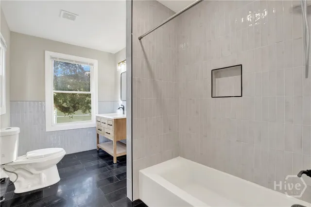 $2,250 | 221 West Duffy Street, Savannah, GA 31401