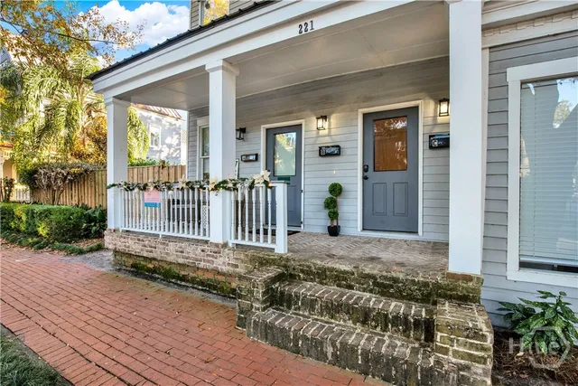 $2,250 | 221 West Duffy Street, Savannah, GA 31401
