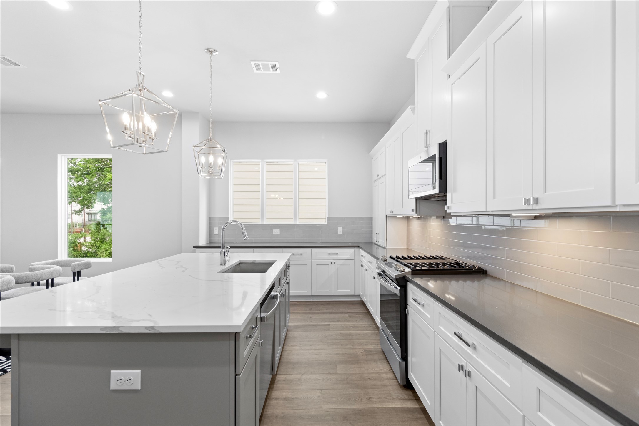 2508 Gray Street Houston, TX 77003 - Photo 8 of 39
