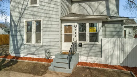 $270,000 | 558 Osceola Avenue South, St. Paul, MN 55102