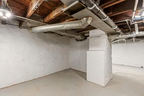 $270,000 | 558 Osceola Avenue South, St. Paul, MN 55102