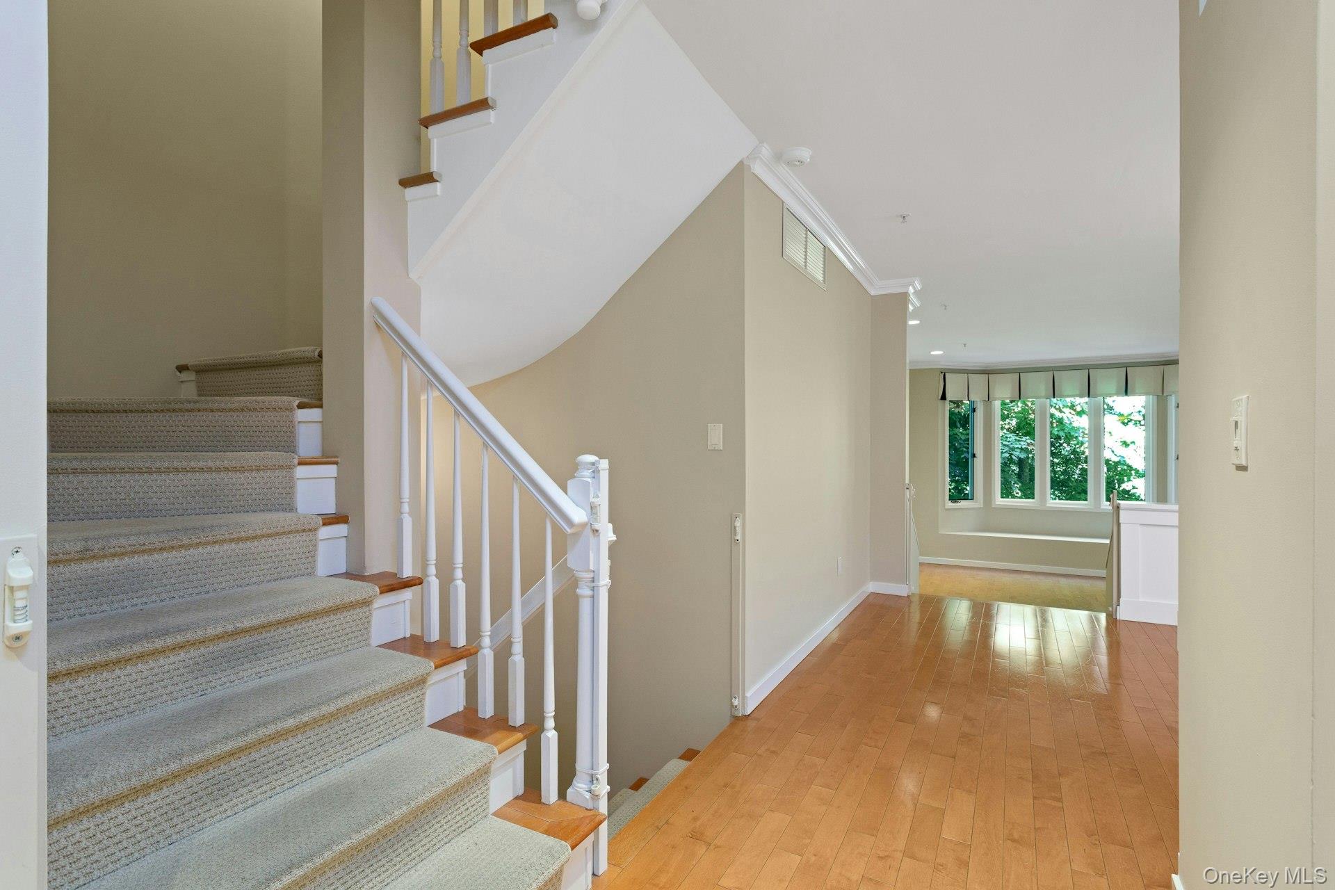 102 Boulder Ridge Road Scarsdale, NY 10583 - Photo 9 of 32