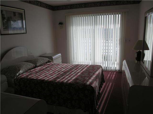 2077 Exeter, Unit 2077 Boca Raton, FL 33434 - Photo 9 of 15 Bedroom