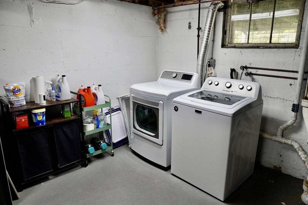 29 Pilgrim Road Weymouth, MA 02191 - Photo 37 of 38 a utility room with dryer and washer