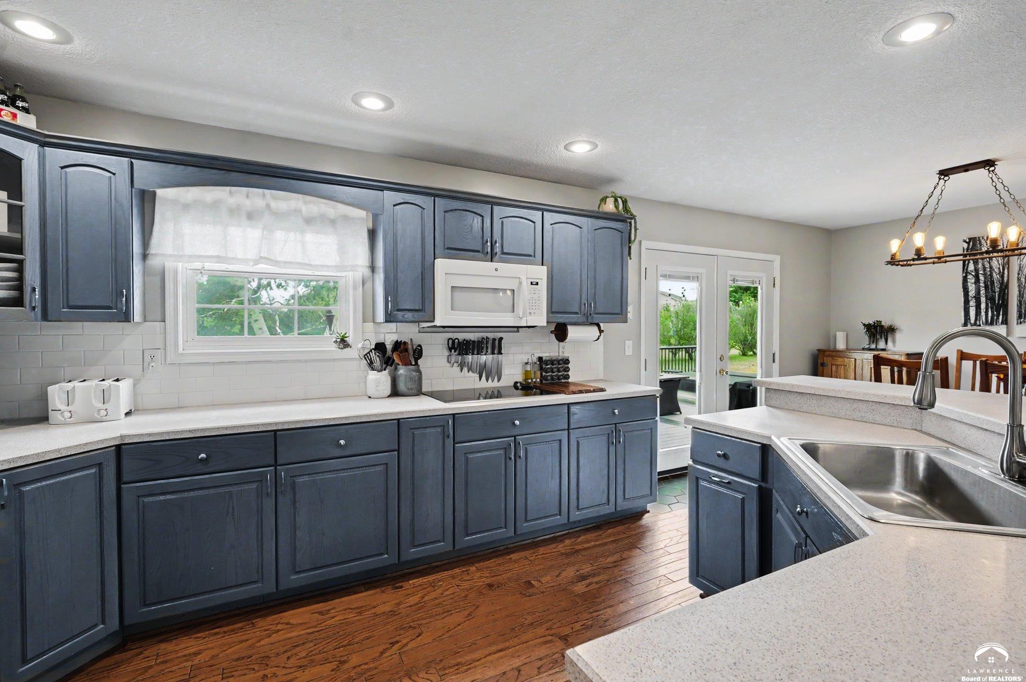 996 East 750th Road Lawrence, KS 66047 - Photo 11 of 65 Gallery Image 11