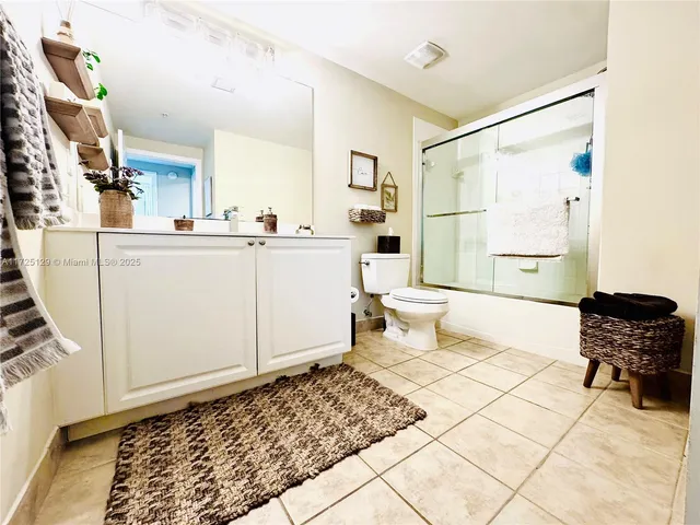 $525,000 | 888 Douglas Road, Unit 1210, Coral Gables, FL 33134